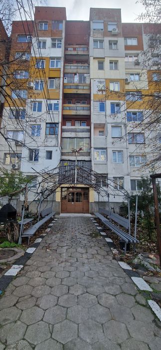 Двустаен апартамент кв.Деленки