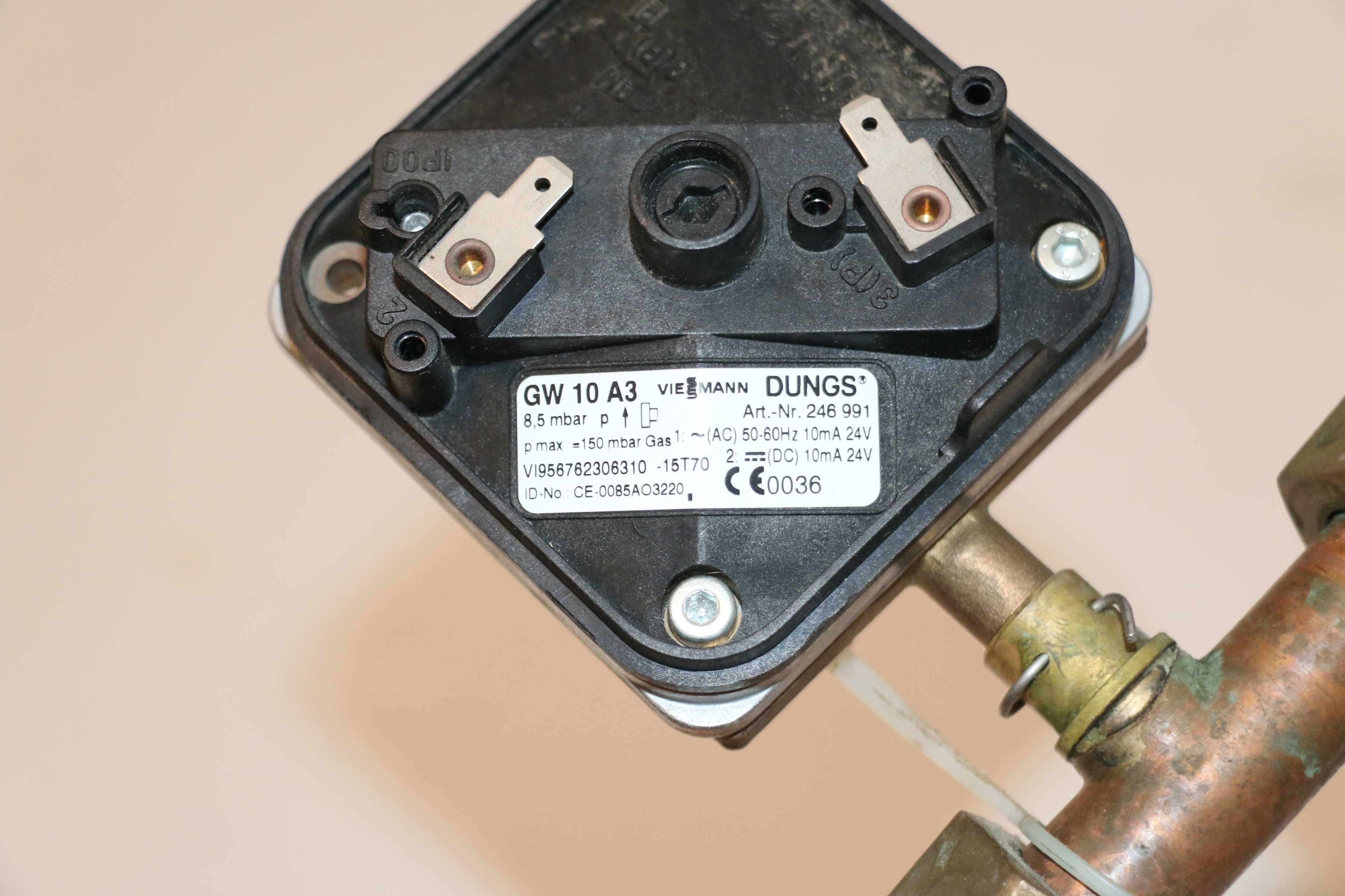 Presostat gaz metan Dungs GW 10 A3 centrala Viessmann model 222