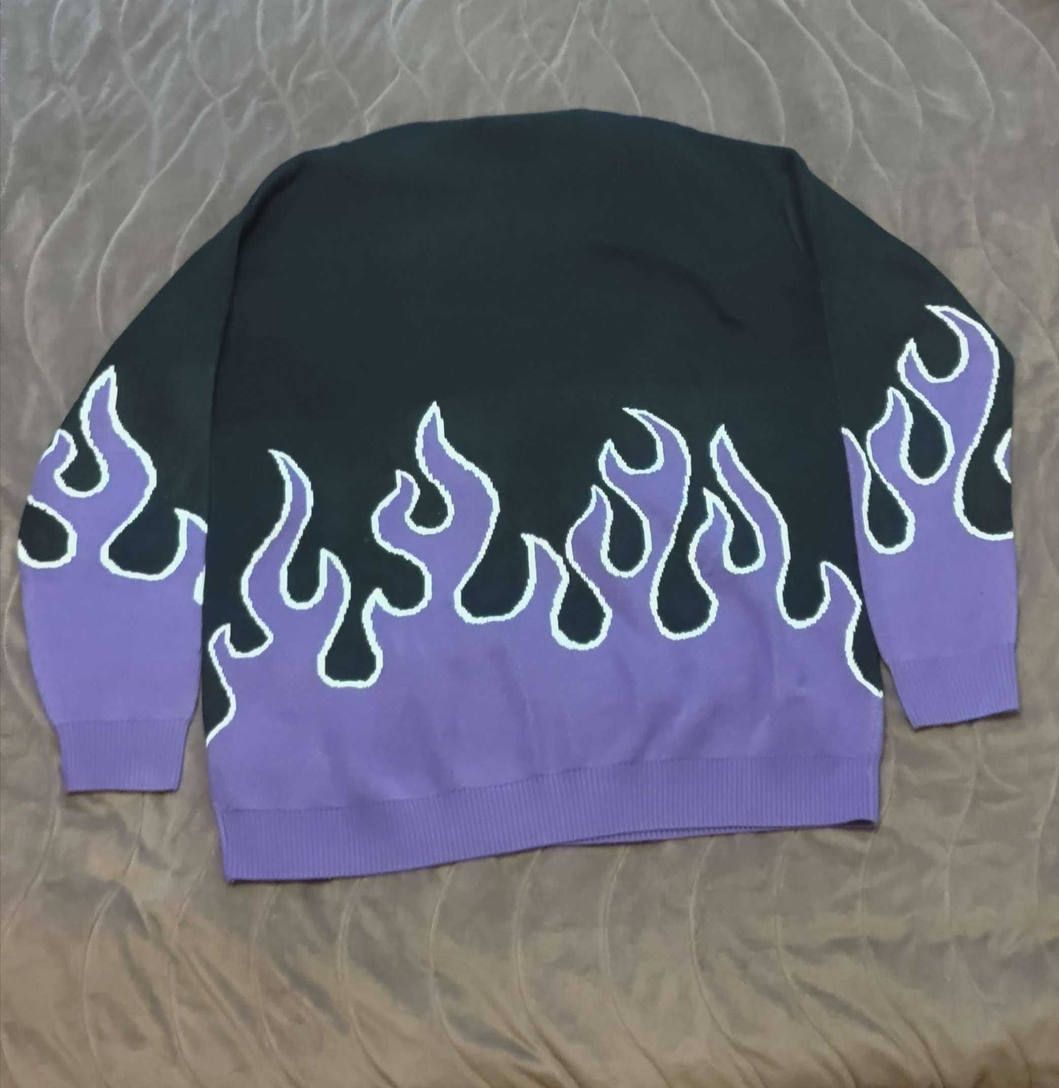 НОВ Пуловер house brand purple flames