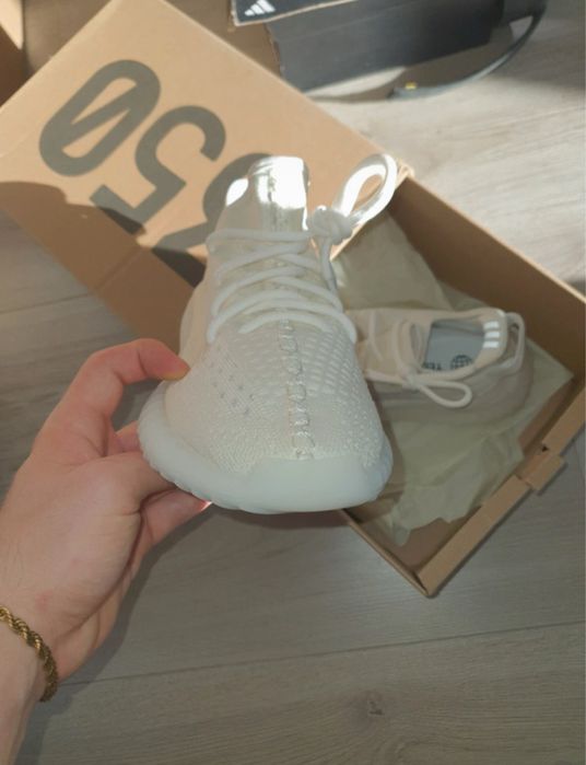 Vand yeezy os marimea 40 nepurtati doar probati