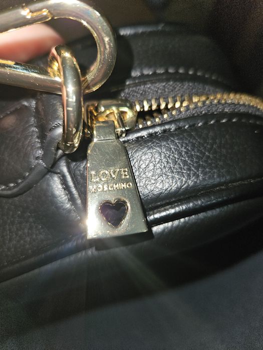 Vând geanta Love Moschino originală