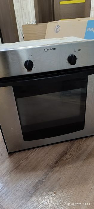 Продаю духовку б/у