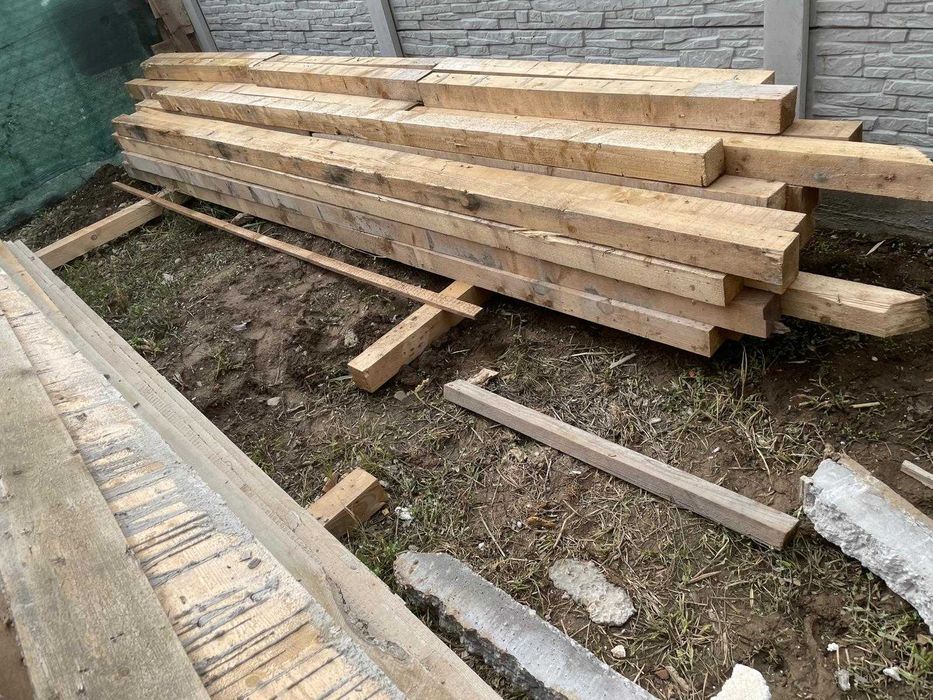 Materiale de construcții – lemn (scânduri, grinzi, dulapi)