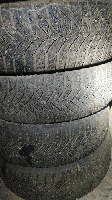 Продам шины зимние