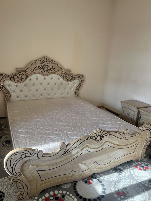 1000$ mebel yarim narxiga sotiladi