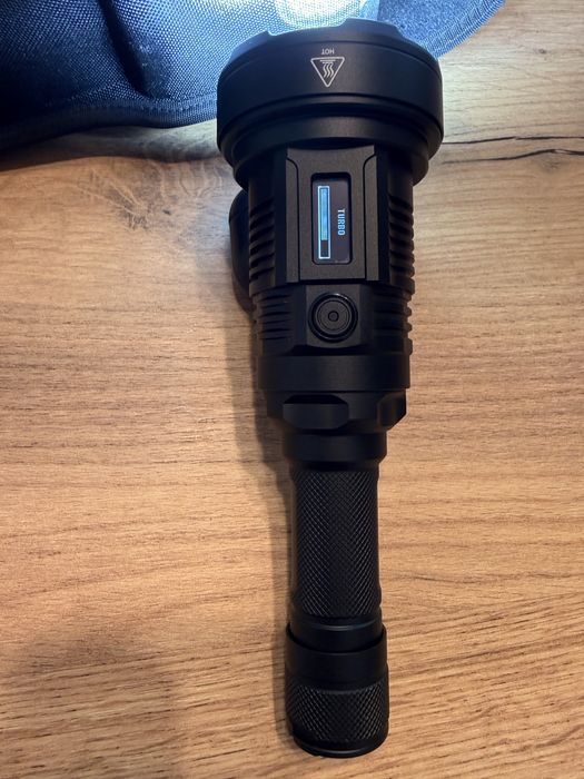 Lanternă profesională Nitecore P35i – Laser + LED, 3000 lumeni