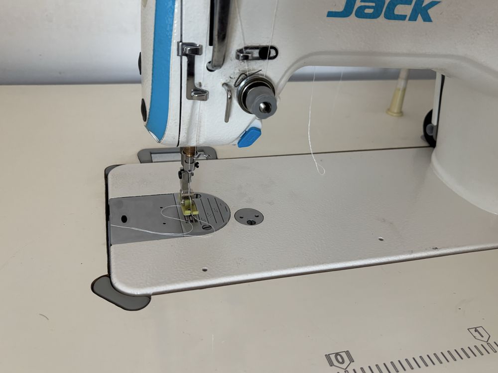 Jack F4 машинка прадаётся