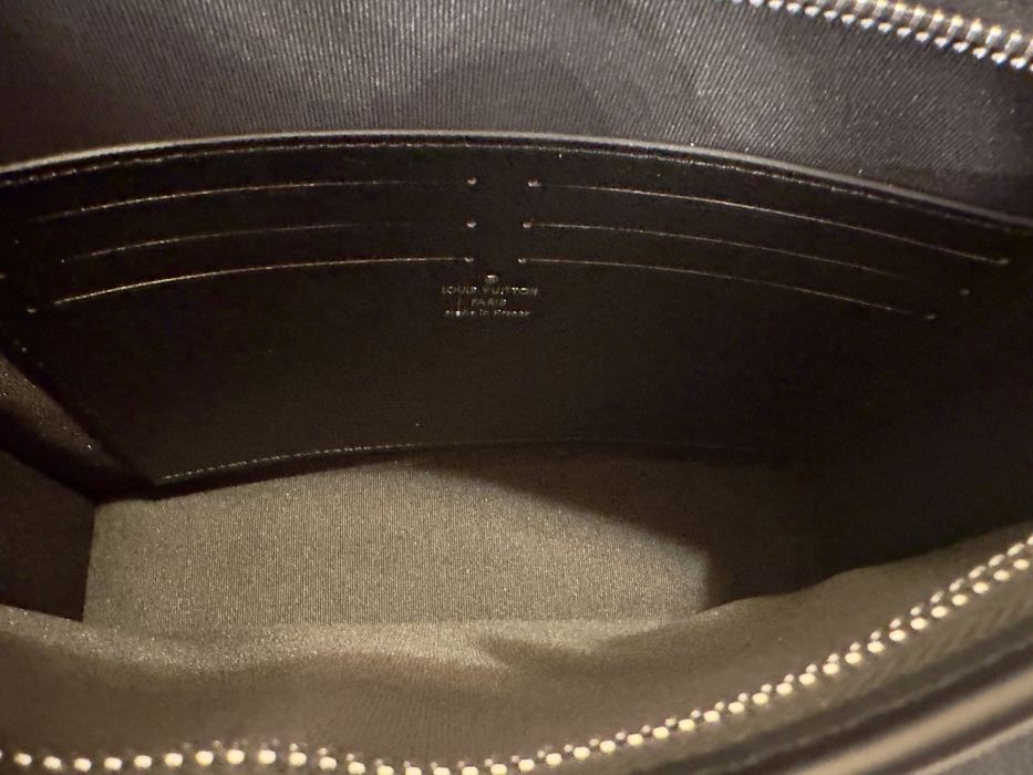 Louis Vuitton мъжка клъч чанта – черна кожа, нова