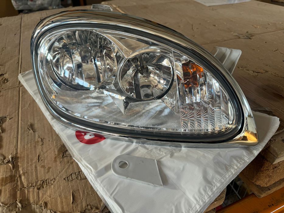 Правая фара Волга Газ 31105