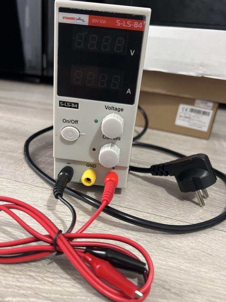 sursa -noua-Alimentator de laborator - 0-30 V - 0-10 A DC - 300 W