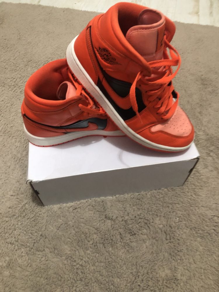 Jordan 1 Mid SE 41