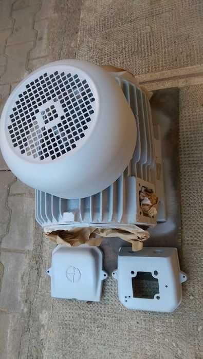 Generator PMG Modificat din Motor electric trifazat 18.5kw/ 380v/220v.