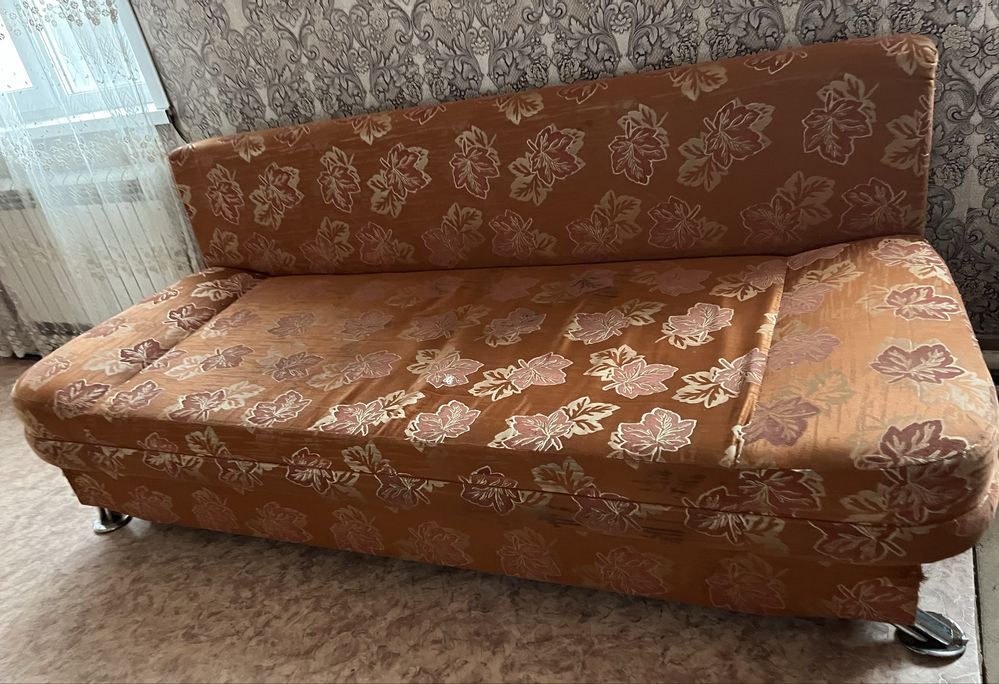 Продам 2 дивана мини диван и кресла