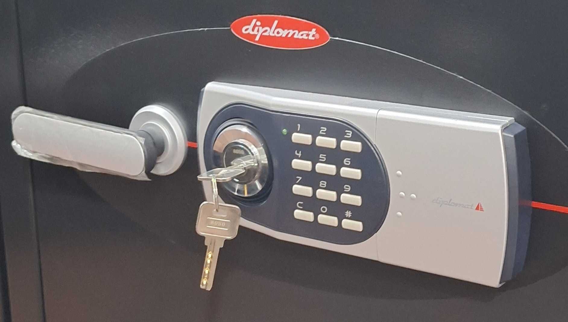 Сейфы Seyf Diplomat. Made in Korea