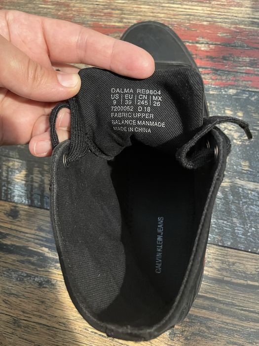 Tenesi Calvin Klein 39