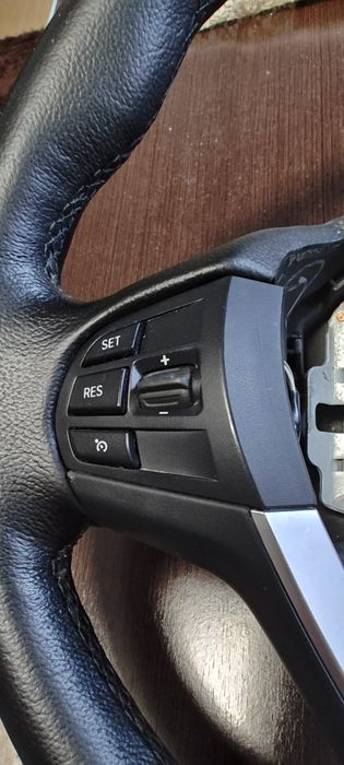 Volan sport BMW X3 F25 cu încălzire și comenzi