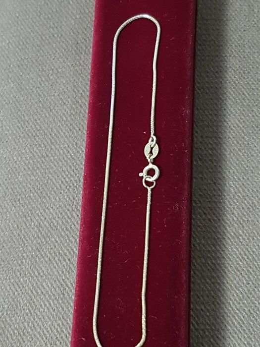 Сребърни синджири и гривни 925.