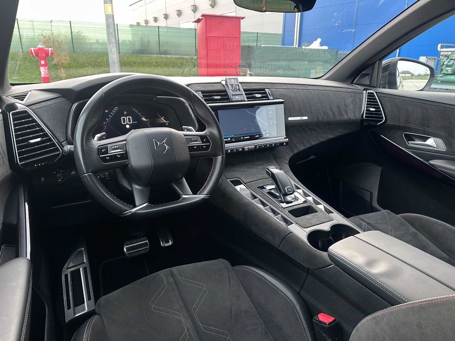 DS7 Crossback / PerformanceLine / 2.0HDi - 180Cp / Far LED / Alcantara