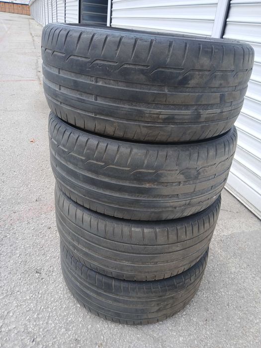 Летни гуми 235/40 R18 , гуми