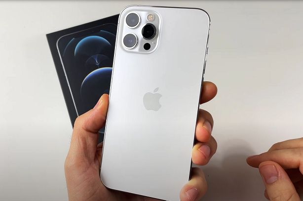 iPhone 12 pro max 256 GB в идеальном состоянии, без ремонта 77%