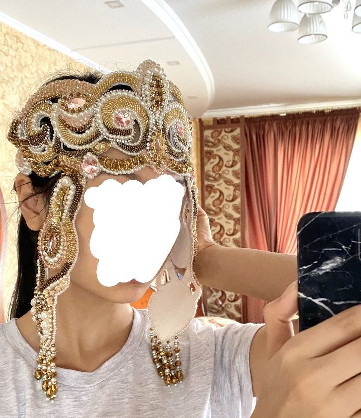 продам шикарное казахское платье в комплекте с головным убором