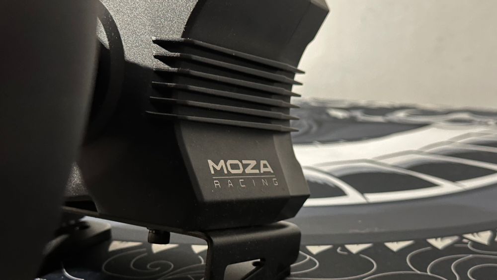 Moza r5 игровой руль