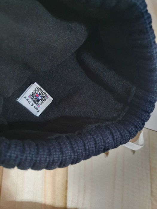 Vand caciula Tommy Hilfiger originala noua