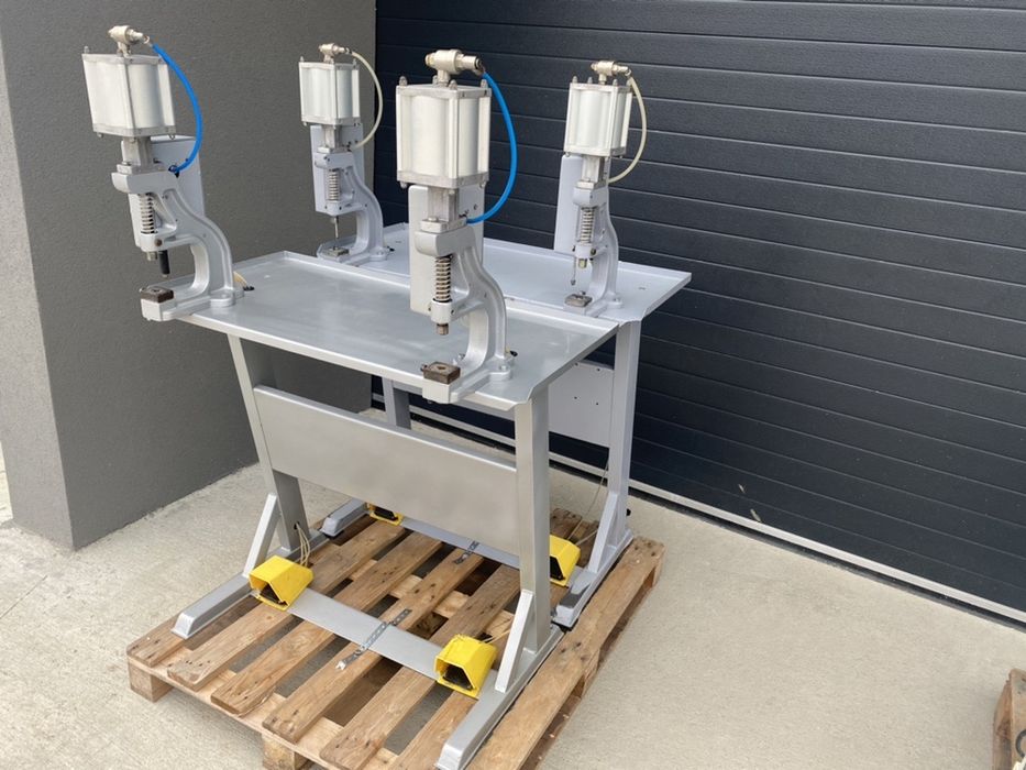 Capsator pneumatic pentru prelate, jeans , panouri publicitar butoni