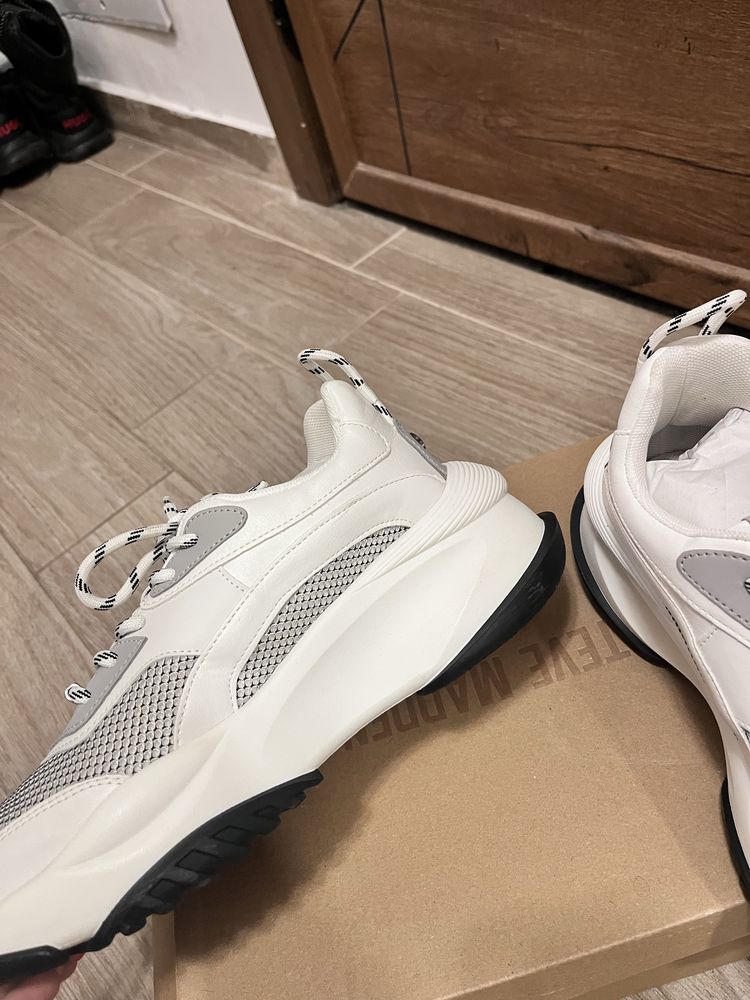 Маратонки Steve Madden
