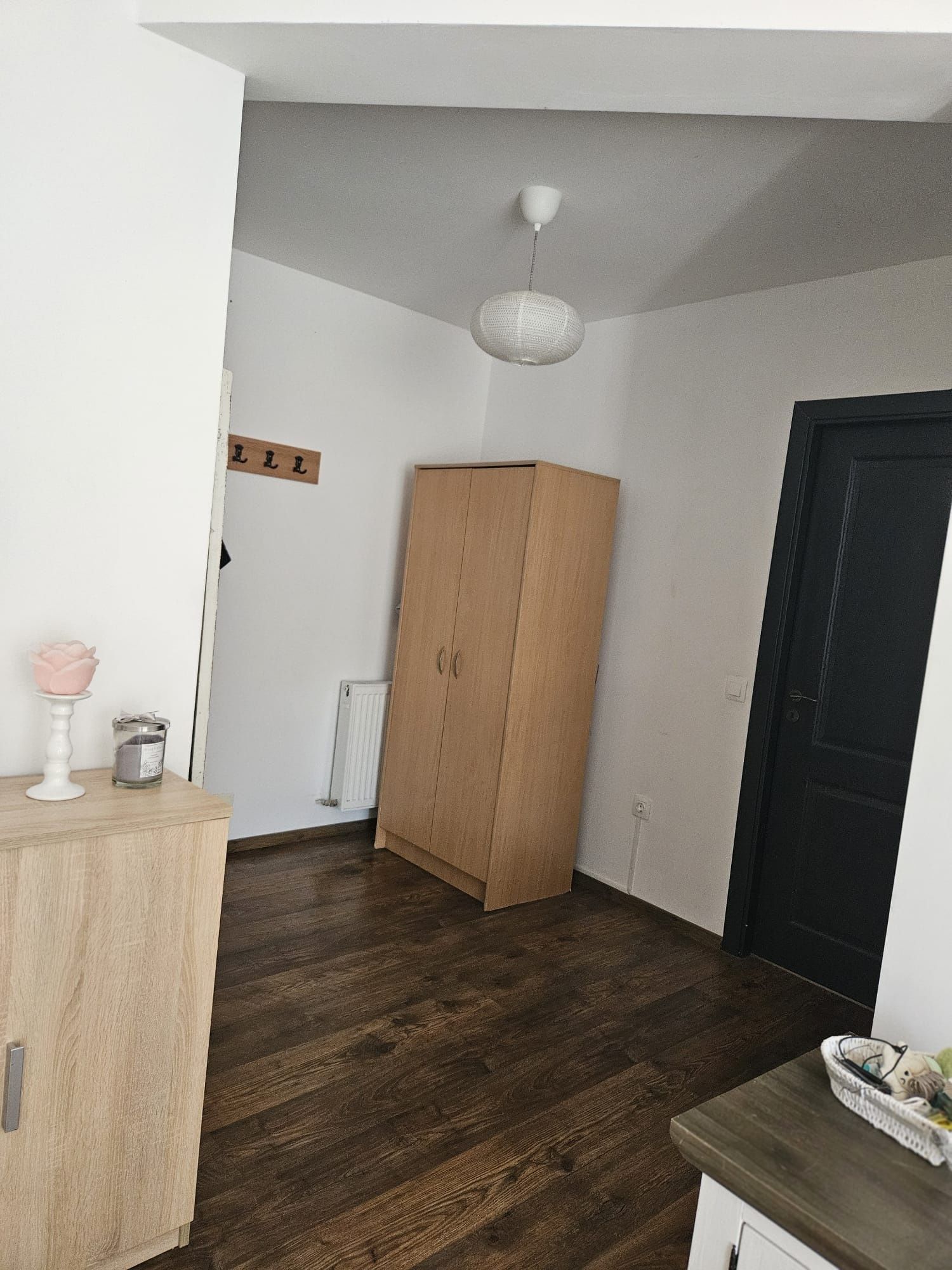 Apartament 2 cam de închiriat, Florești, str Eroilor, parcare privată.