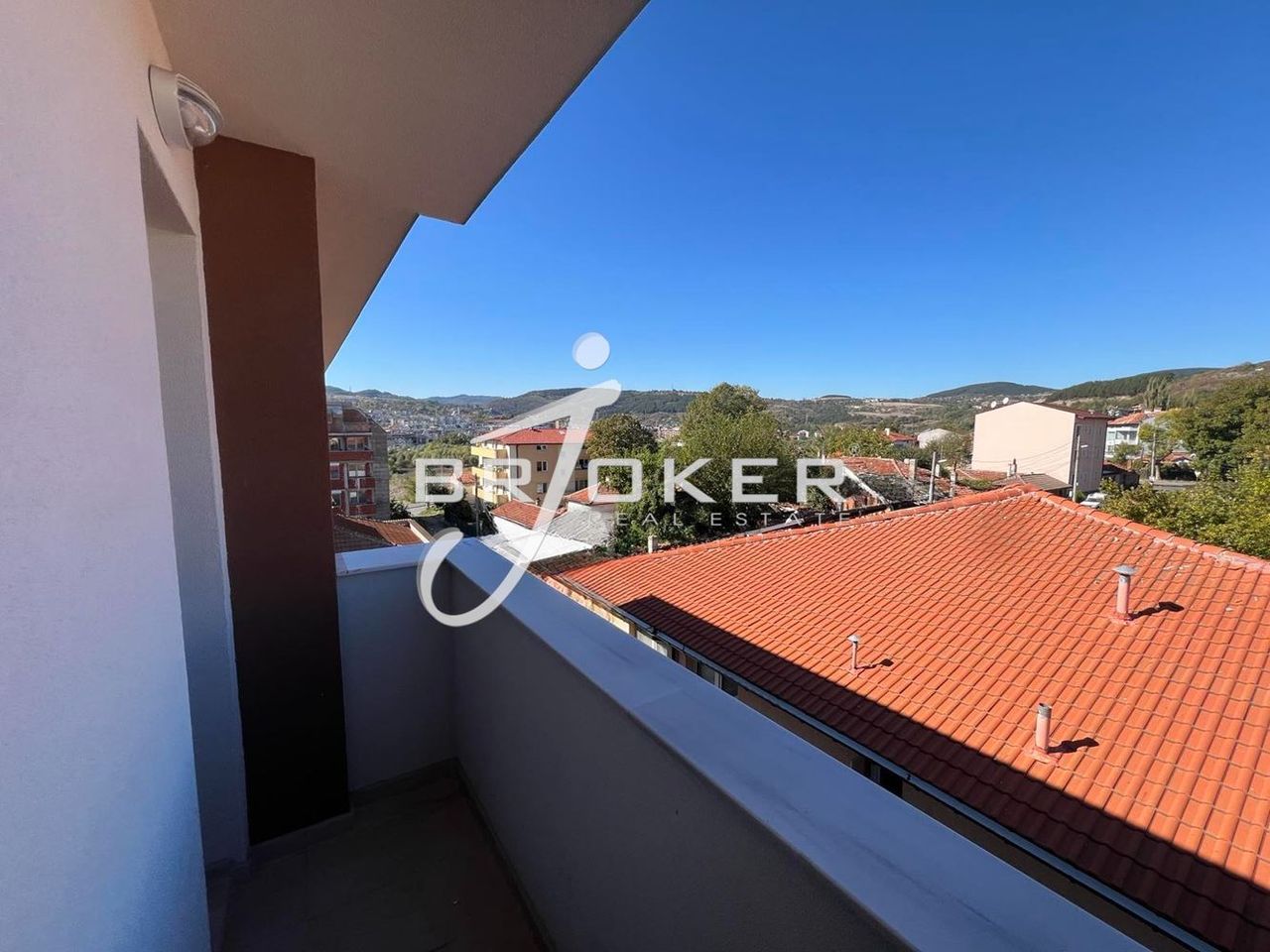 Продава се Тристаен апартамент в Кърджали, Център - 90 кв.м за 810 €/кв.м - Снимка #8