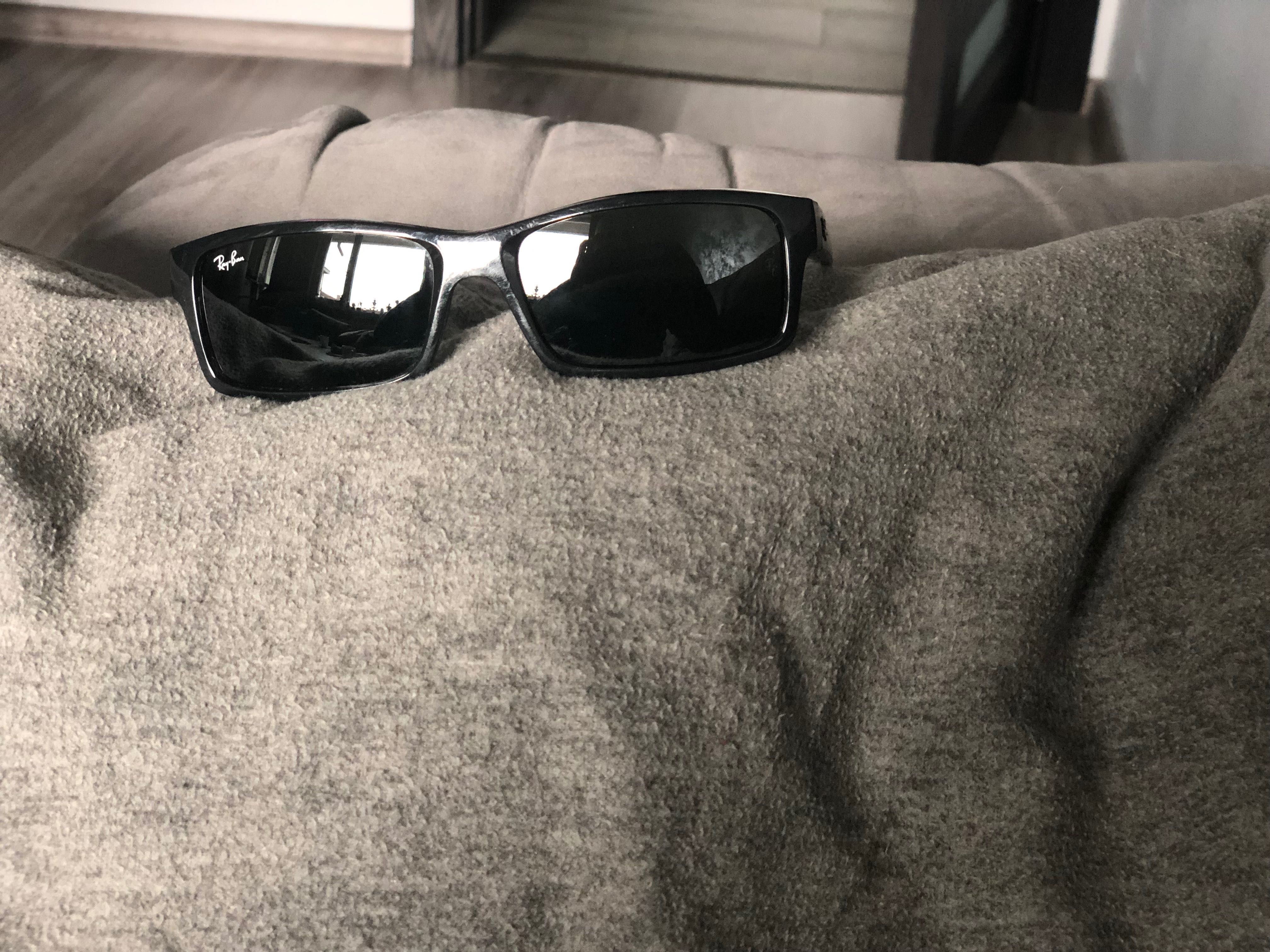 Два чифта Слънчеви очила цена по договаряне / Маркови