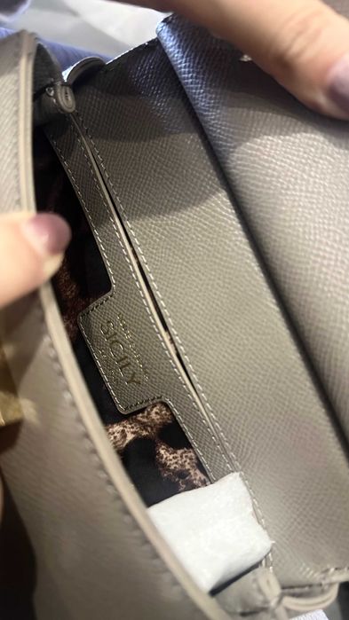 ОРИГИНАЛНА! Dolce & Gabbana малка чанта Sicily от телешка кожа