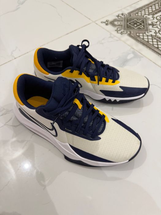 Кроссовки Nike новые