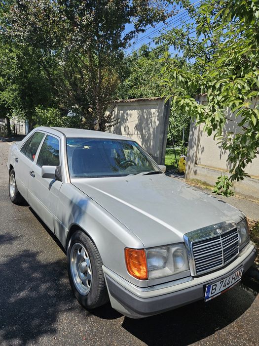 Vand Mercedes W124, E230, atestat vehicul istoric, aer conditionat
