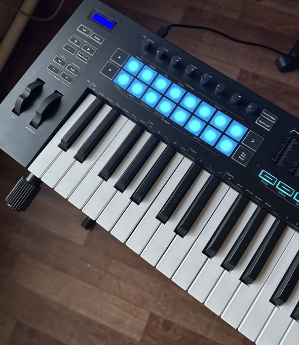 midi-клавиатура launchkey61