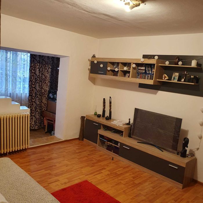 Apartament 2 camere semidecomandat 1/4 Craiovita Noua