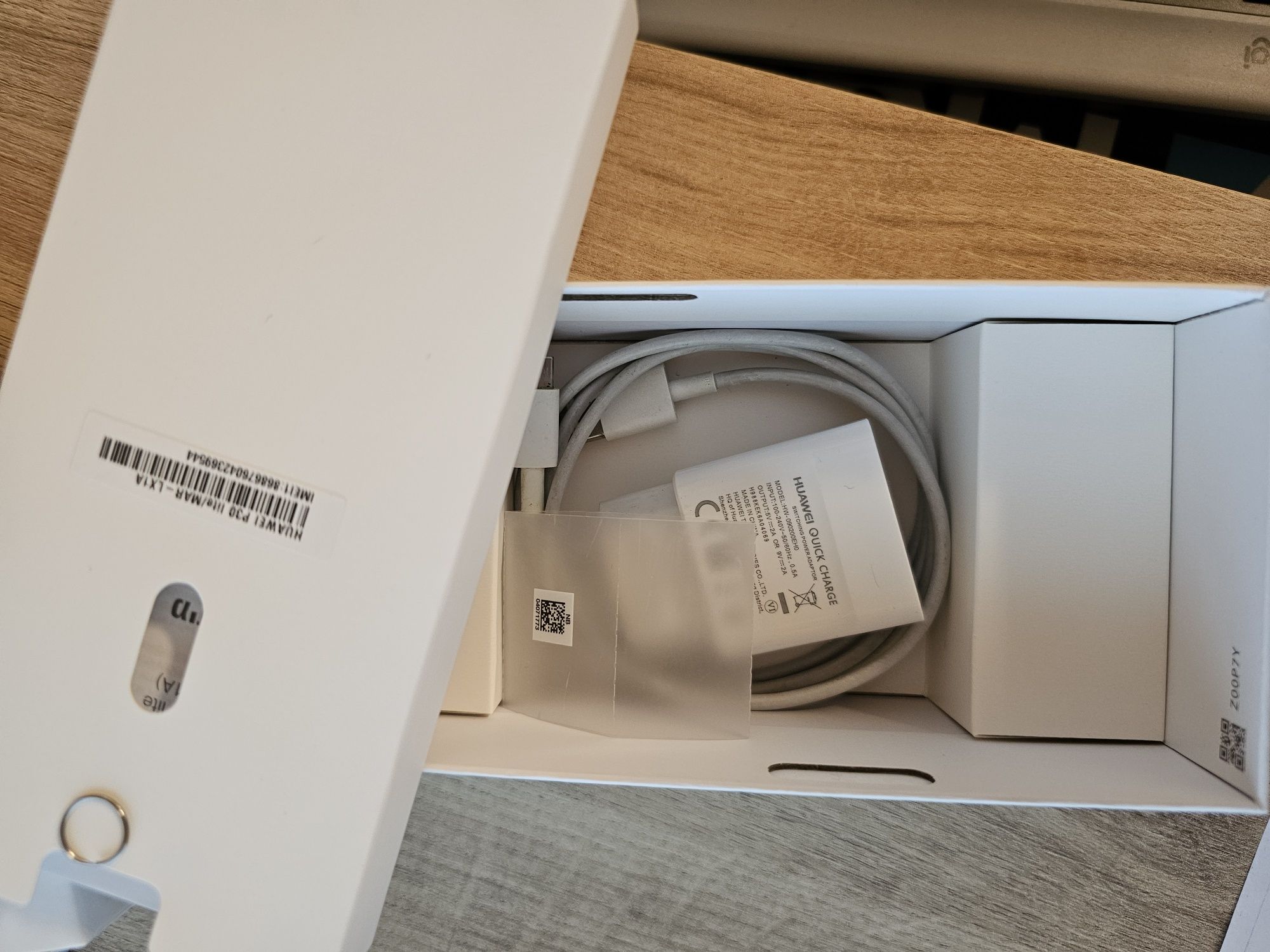 Смартфон  Huawei P30 Lite