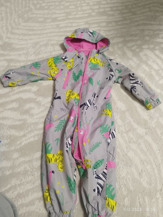 Продам большой пакет с детскими вещами.