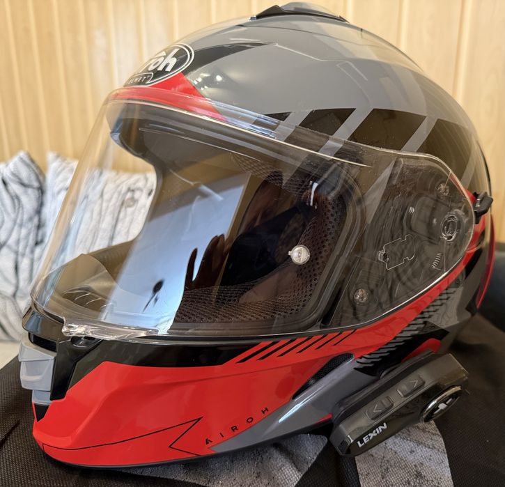 Мотоциклетни каски  Airoh Spark и Suomy Ducati