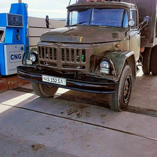 Zil 130 sotiladi xolati yaxshi zadnimos laz resorlar maz