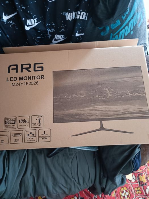 продам монитор хороший