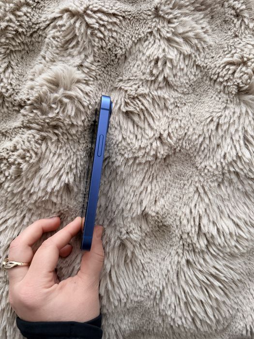 iPhone 13 mini – Albastru, în stare bună