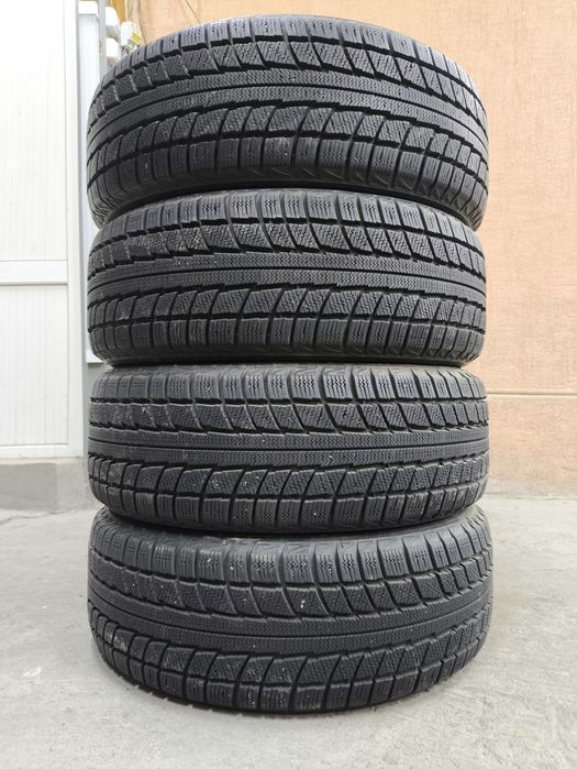 Зимние шины Triangle 215/60/R16