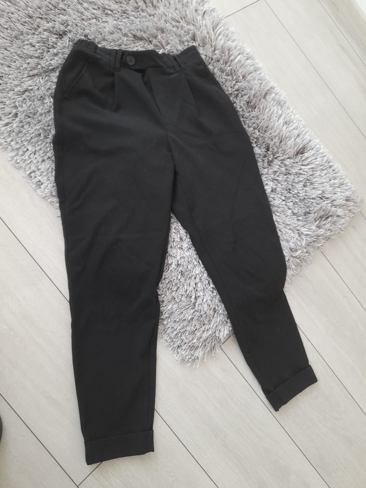 Pantaloni Bershka