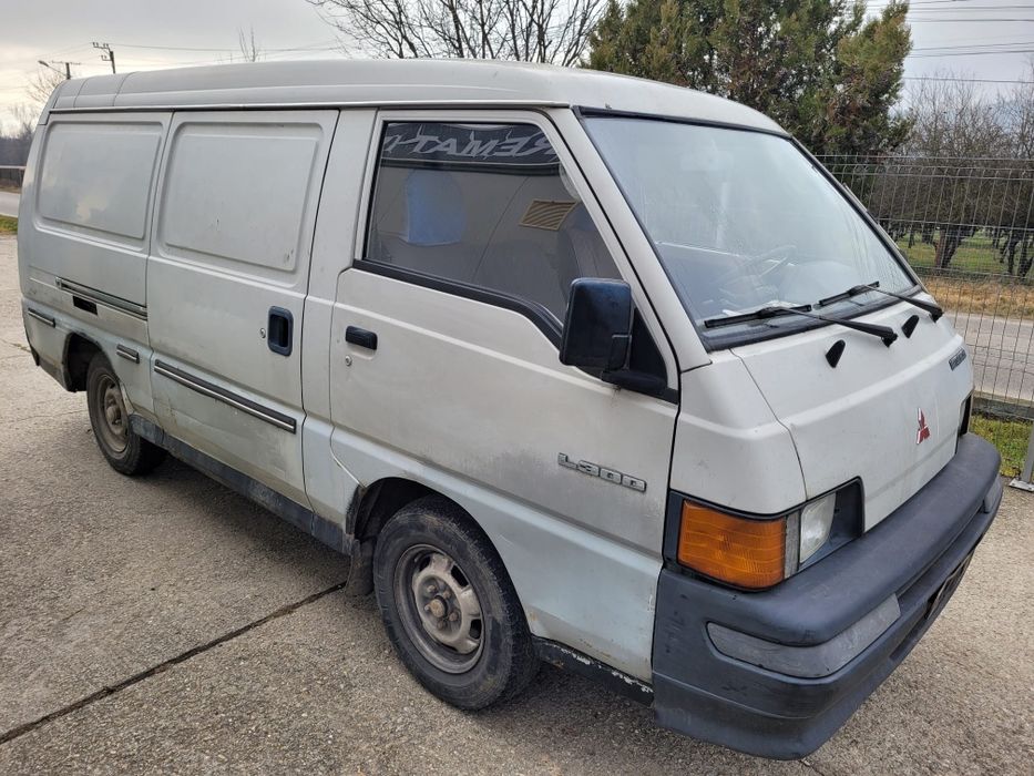 Vand Mitsubishi L300 2.5 diesel 1996 - 3300 lei (fără acte)