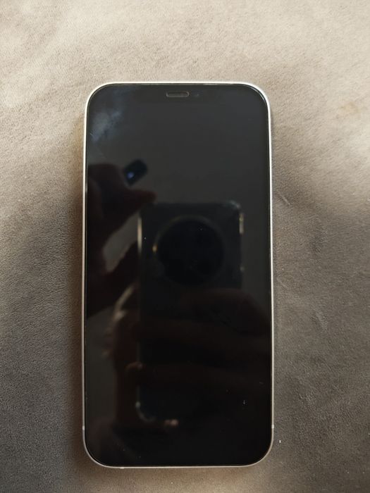 Apple Iphone 12 in stare foarte buna