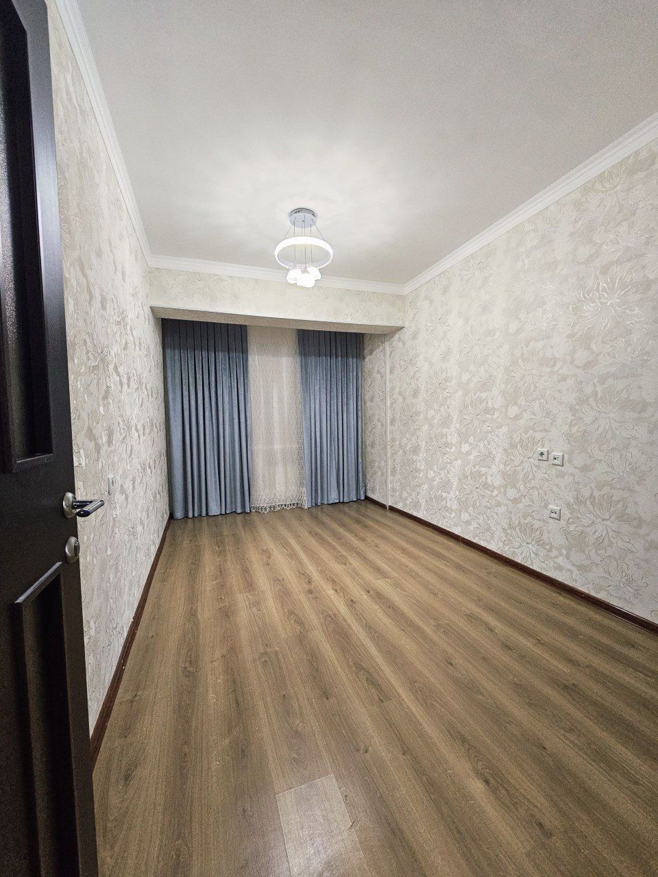 .Новостройка 2комнатная 60м2 арзон 52.000$ 6чи этаж яхши ремонт Янгида