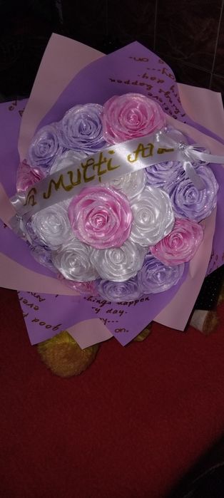 B7chete din satin realizate atent cu sclipici .cat și ornamente de cra