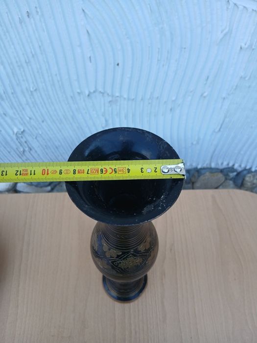 Бронзова ваза с гравюри цена 45лв